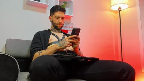 supreme_alpha_ online show from November 13, 2025, 3:05 am