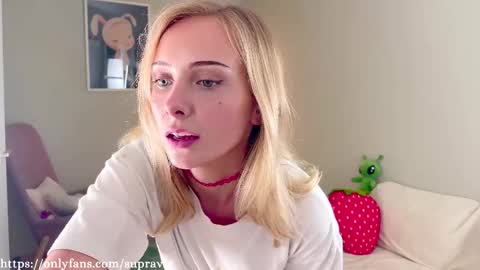 Snapshot of supremeraven chatting on September 24, 2025, 2:42 pm Raven - Ravie online show from September 24, 2025, 2:42 pm