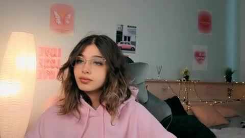 Sara online show from May 4, 2026, 1:07 pm