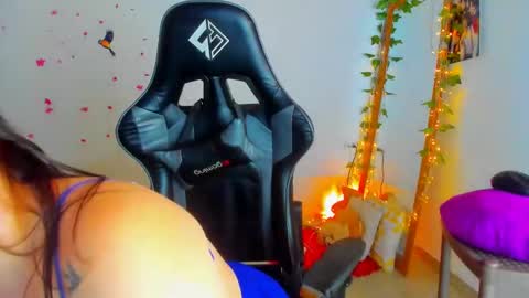 Snapshot of susan_fox1 chatting on November 15, 2025, 7:10 pm Dani online show from November 15, 2025, 7:10 pm