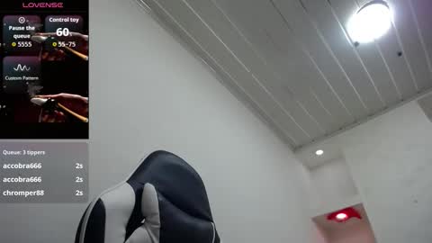 Snapshot of susan_moore29 chatting on December 13, 2025, 7:53 pm susan online show from December 13, 2025, 7:53 pm