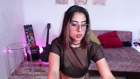 Susana hendrix    online show from October 14, 2025, 7:58 pm