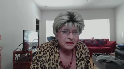 Snapshot of susanandlisa chatting on January 8, 2025, 4:54 pm sexualsusan online show from January 8, 2025, 4:54 pm