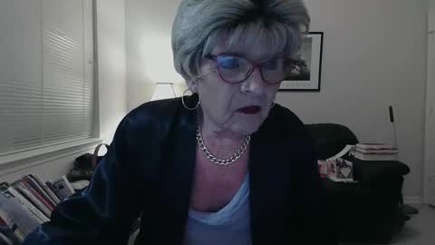 Snapshot of susanandlisa chatting on January 31, 2025, 1:01 am sexualsusan online show from January 31, 2025, 1:01 am