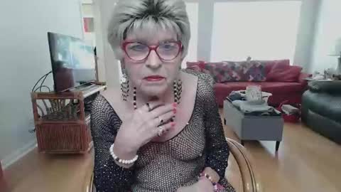Snapshot of susanandlisa chatting on October 24, 2025, 5:31 pm sexualsusan online show from October 24, 2025, 5:31 pm