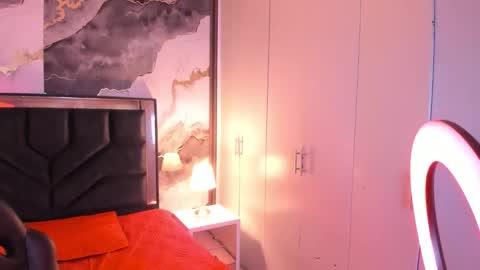 susanvilla online show from November 21, 2025, 9:02 pm