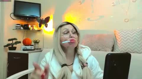 Snapshot of susienoreen chatting on November 3, 2025, 4:36 am SusieNoreen online show from November 3, 2025, 4:36 am