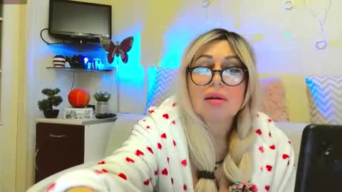 Snapshot of susienoreen chatting on November 8, 2025, 11:54 am SusieNoreen online show from November 8, 2025, 11:54 am