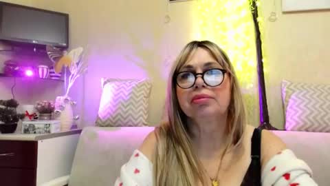 SusiexNoreen online show from February 18, 2026, 10:39 pm