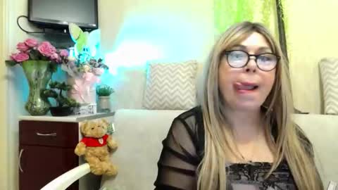 Snapshot of susiexnoreen chatting on May 14, 2026, 1:23 am SusiexNoreen online show from May 14, 2026, 1:23 am