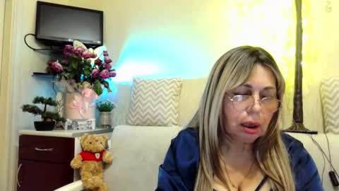 Snapshot of susiexnoreen chatting on May 17, 2026, 1:47 am SusiexNoreen online show from May 17, 2026, 1:47 am