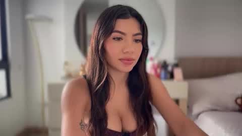 Snapshot of sussanf_ chatting on September 17, 2025, 8:32 pm Susy online show from September 17, 2025, 8:32 pm