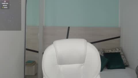 sussy leon online show from March 10, 2025, 1:10 pm