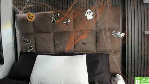 Snapshot of sussy_vixen chatting on October 24, 2025, 7:43 pm sussy_vixen online show from October 24, 2025, 7:43 pm