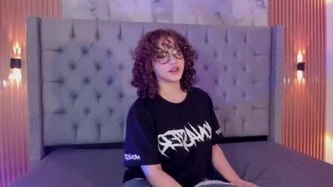 Snapshot of suxan_white chatting on September 15, 2025, 11:32 am suxan_white online show from September 15, 2025, 11:32 am