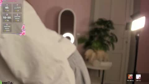 Snapshot of suzane_martin chatting on February 5, 2026, 2:49 am Hey Im Suzane online show from February 5, 2026, 2:49 am