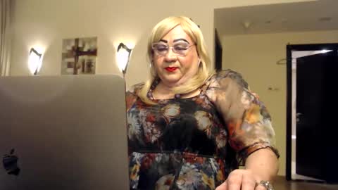 Snapshot of suzannebanci chatting on January 10, 2025, 6:49 pm My name is Sissy or more fully Suzanna Aprilia Maria Mariquita Catarina Chinita Banci. Soy una puta - que chimba ladybug online show from January 10, 2025, 6:49 pm