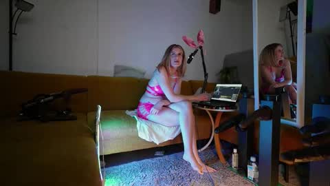 suzannexxxxxx online show from February 4, 2026, 10:26 pm