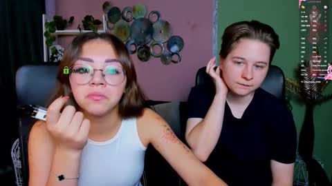 suzi_love online show from October 7, 2025, 5:48 am