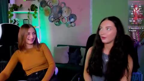 suzi_love online show from October 8, 2025, 9:29 am