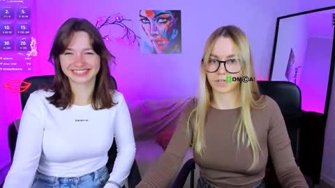 suzi_love online show from October 10, 2025, 7:24 pm