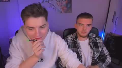 suzi_love online show from October 14, 2025, 7:36 pm