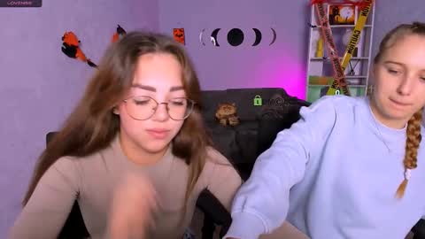 suzi_love online show from October 20, 2025, 12:16 pm
