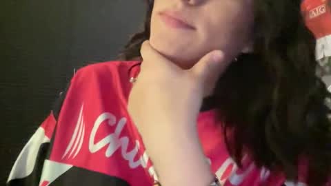 Snapshot of suzyishellawet chatting on February 3, 2026, 6:40 am Suzy online show from February 3, 2026, 6:40 am