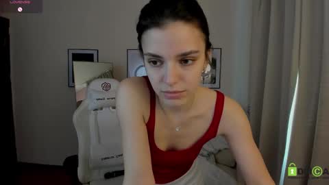 Snapshot of suzyjames chatting on February 4, 2025, 8:35 am Suzy next stream Thursday Friday Saturday online show from February 4, 2025, 8:35 am