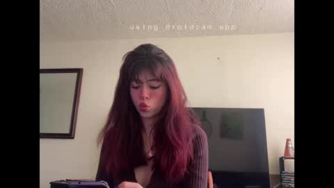 Snapshot of suzzym chatting on June 7, 2026, 7:39 pm suzzyM online show from June 7, 2026, 7:39 pm