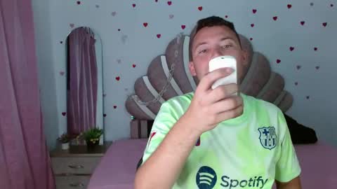 Snapshot of sven_fox723 chatting on May 10, 2026, 3:50 pm Sven online show from May 10, 2026, 3:50 pm