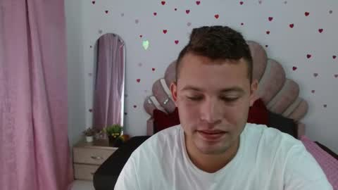 Snapshot of sven_fox723 chatting on May 15, 2026, 1:07 pm Sven online show from May 15, 2026, 1:07 pm