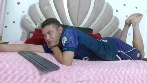 Snapshot of sven_fox723 chatting on May 18, 2026, 1:39 pm Sven online show from May 18, 2026, 1:39 pm