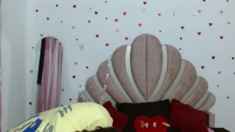 Snapshot of sven_fox723 chatting on May 19, 2026, 1:06 pm Sven online show from May 19, 2026, 1:06 pm