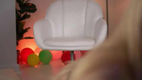Snapshot of svveetluna chatting on May 28, 2026, 3:04 am SweetLuna online show from May 28, 2026, 3:04 am