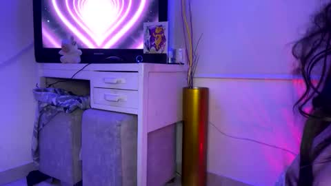 Valeria online show from May 11, 2026, 12:49 am