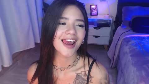 sweeetkittyy22 online show from September 27, 2025, 5:01 am