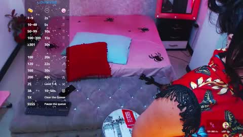 Luna online show from October 15, 2025, 5:35 pm