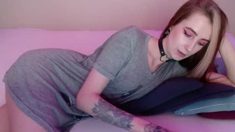 Snapshot of sweet_alica15 chatting on April 18, 2026, 7:07 pm Alice online show from April 18, 2026, 7:07 pm