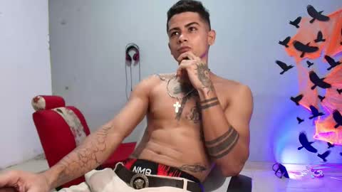 Snapshot of sweet_angel25 chatting on October 21, 2025, 12:00 am sweet_angel25 online show from October 21, 2025, 12:00 am