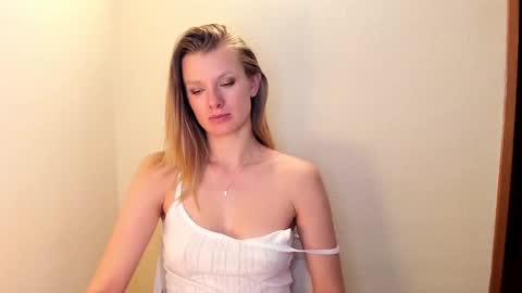 Snapshot of sweet_angel_a chatting on February 20, 2026, 11:16 pm Ann - your sweet girl online show from February 20, 2026, 11:16 pm