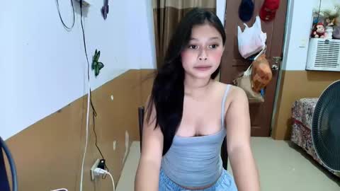 Snapshot of sweet_angela0701 chatting on May 9, 2026, 2:55 pm sweet_angela0701 online show from May 9, 2026, 2:55 pm