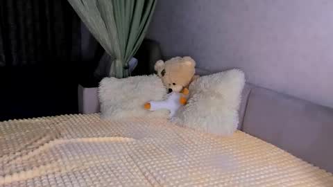 Alice online show from November 27, 2025, 3:58 pm