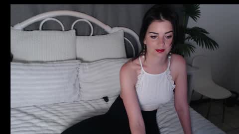 Chantelle online show from November 19, 2025, 10:54 pm