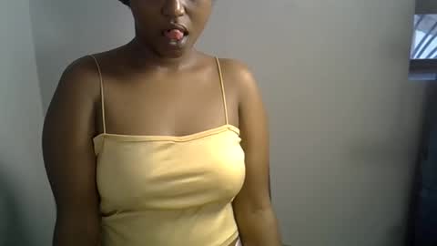 Snapshot of sweet_ebony001 chatting on March 24, 2026, 3:17 pm sweet_ebony001 online show from March 24, 2026, 3:17 pm