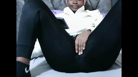 Ellam online show from February 17, 2026, 3:29 pm