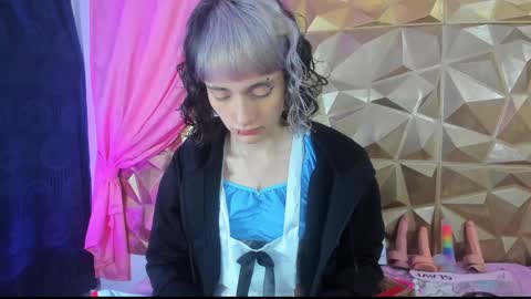  emmili  online show from January 21, 2025, 12:07 pm