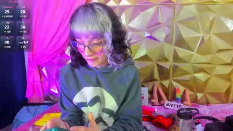  emmili  online show from March 7, 2025, 3:39 pm