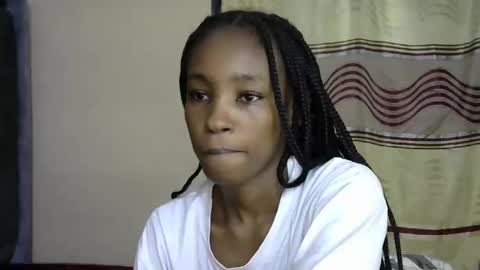 sweet_freaky online show from May 17, 2026, 1:51 pm