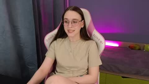 Snapshot of sweet_frosty chatting on June 20, 2026, 3:42 am Alice online show from June 20, 2026, 3:42 am